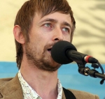 https://upload.wikimedia.org/wikipedia/commons/0/04/Neil_Hannon.jpg