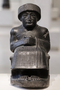 Statue assise de Gudea, prince de Lagash - Musée du Louvre