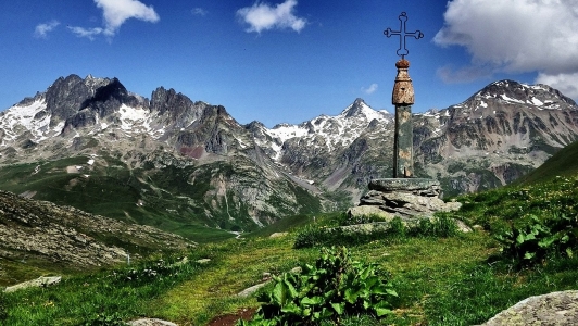 Le col de la croix de fer en Savoie